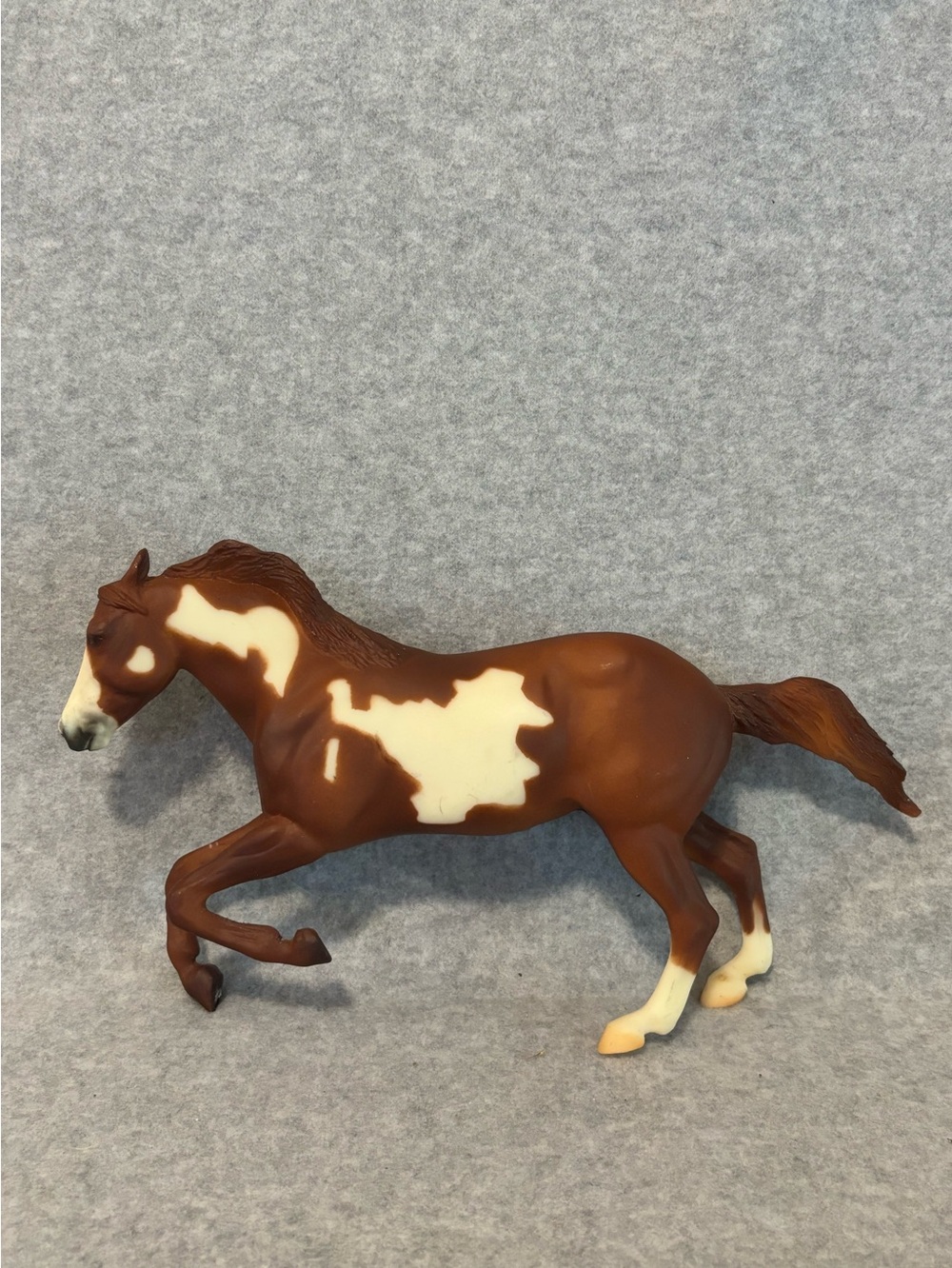 Breyer Horse Wahoo King Collectable Toy Horse Figurine, Brown White #466